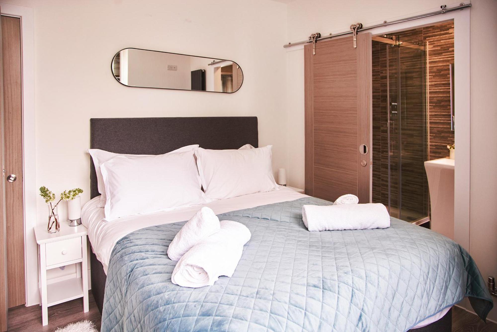 Harbour Breeze - Contemporary Waterside Bolthole On Torquay's Iconic Marina