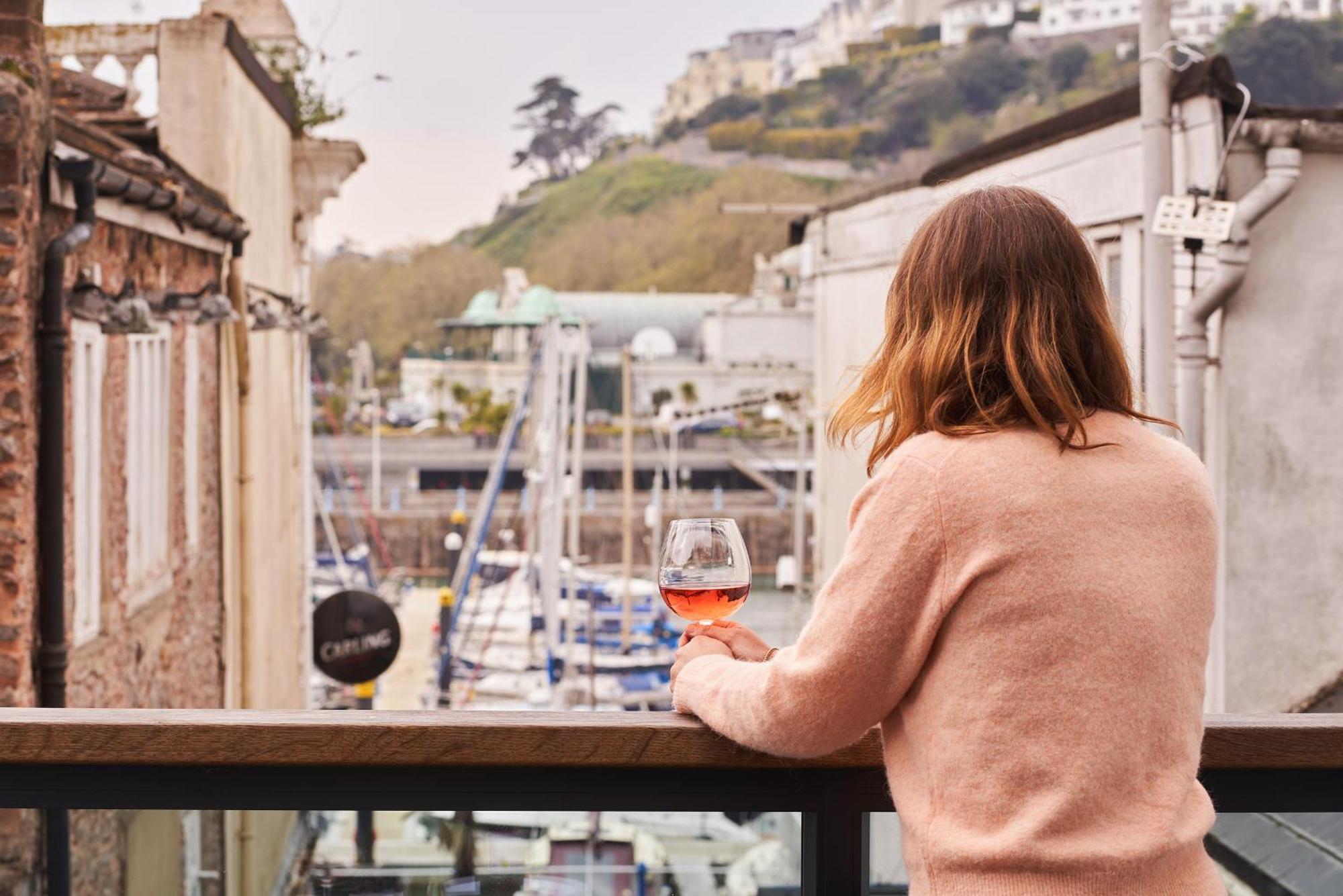 Apartment Harbour Breeze - Contemporary Waterside Bolthole On Torquay's Iconic Marina