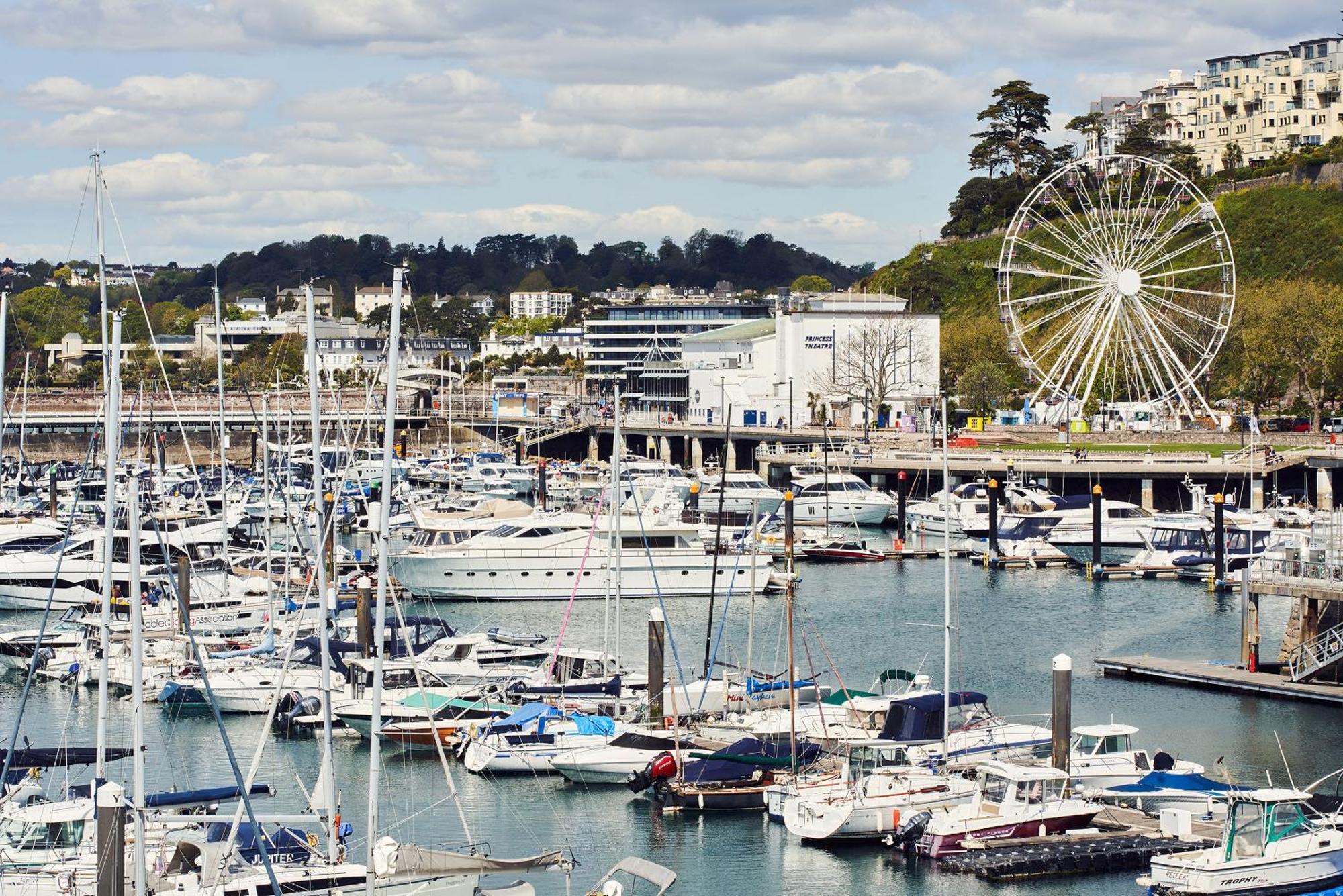 Harbour Breeze - Contemporary Waterside Bolthole On Torquay's Iconic Marina Apartment